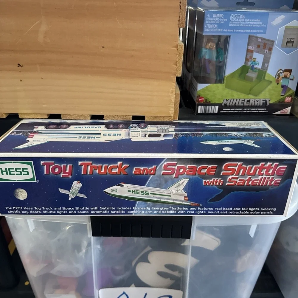 Hess 1999 Toy Truck and Space Shuttle With Satellite - NIB #21